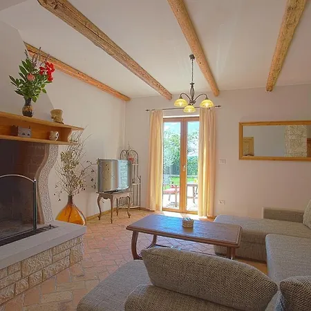 Domus Lauri * ブイェ