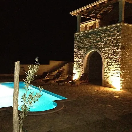 فيلة Domus Lauri *